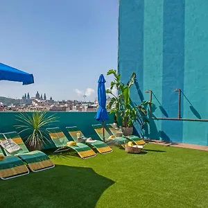 Chic & Basic Velvet Hotel